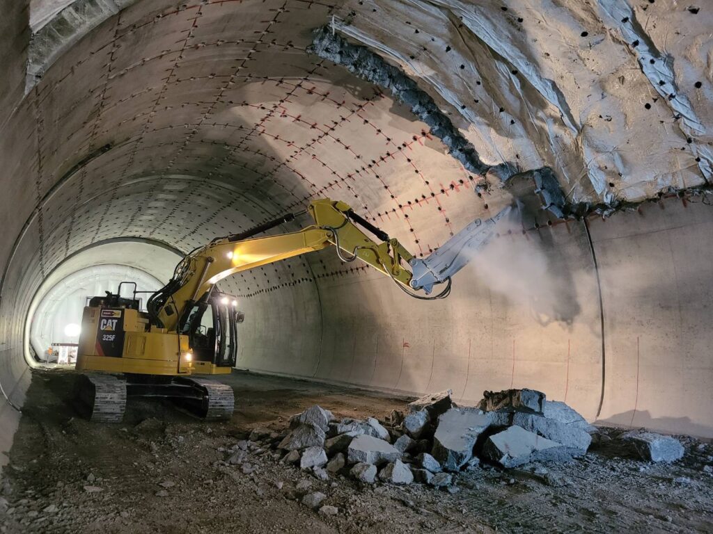 【施工済】谷ヶ山トンネル避難連絡坑工事