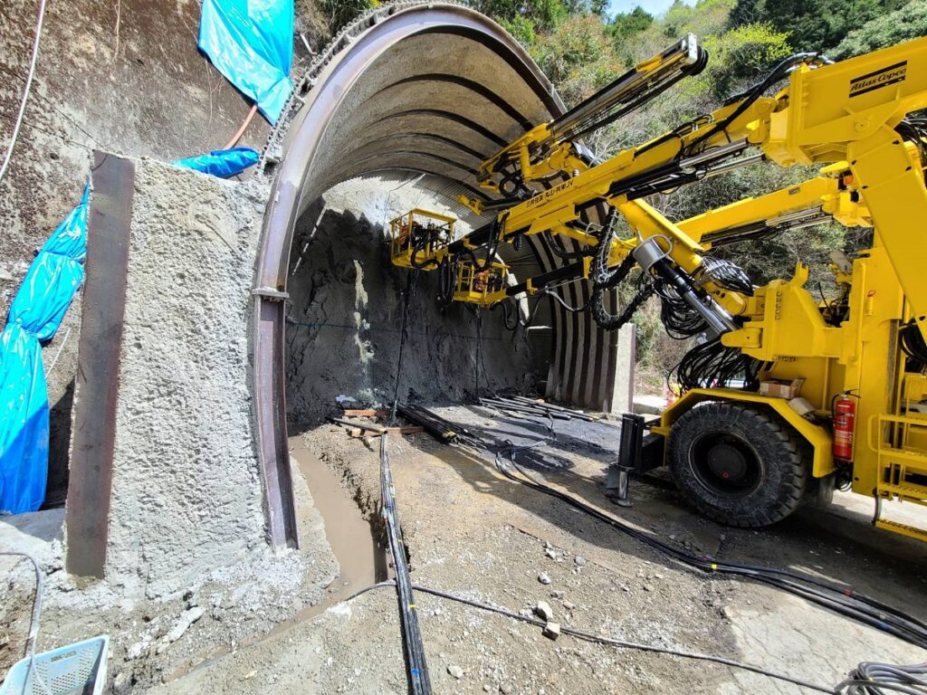 【施工済】国道424号（仮称 切目辻トンネル）道路改良工事