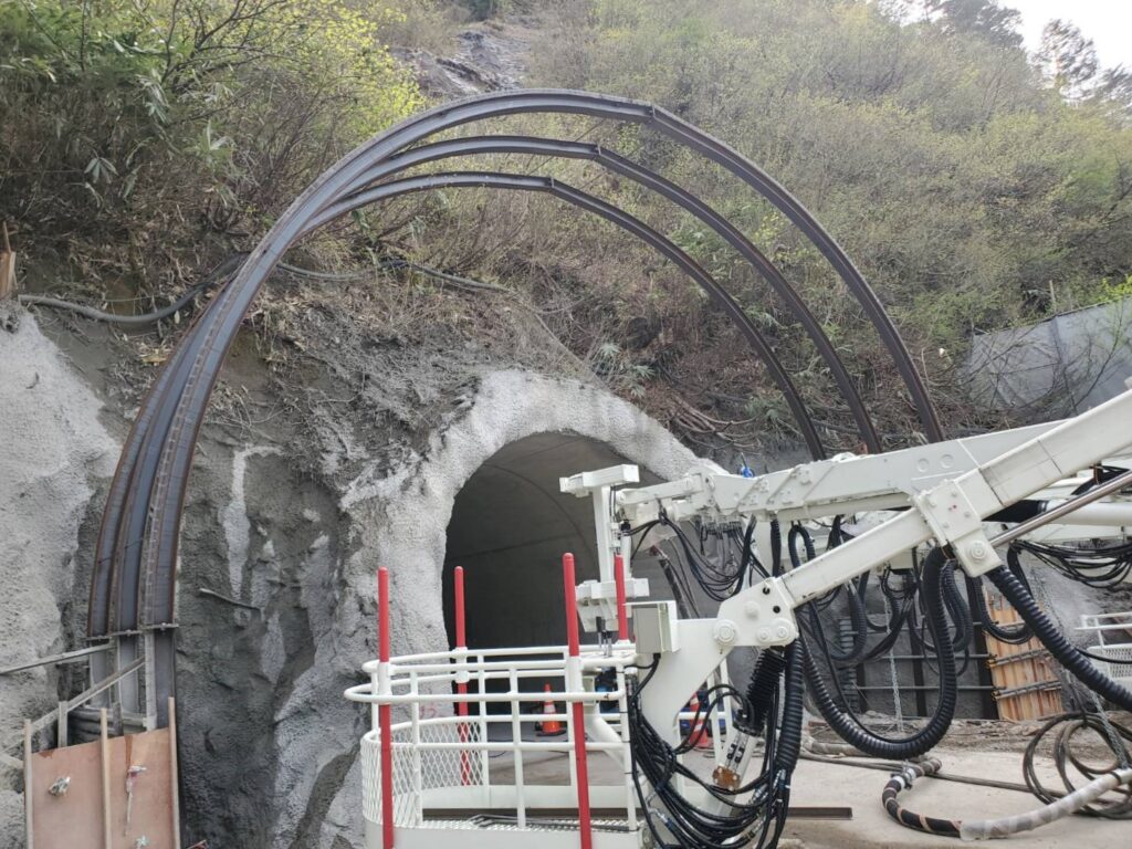 【施工中】袴腰トンネル工事